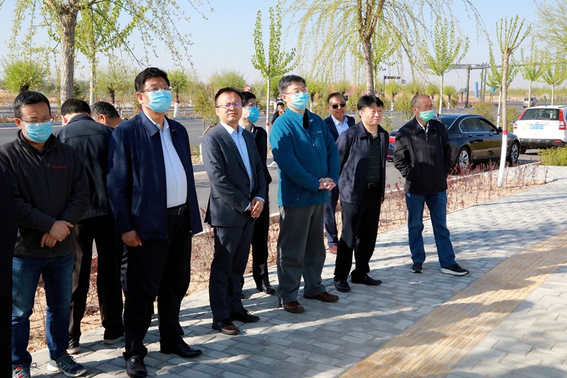 熊良虎出席省人大黄河道域陕西段生态；ず透咧柿糠⒄棺ㄌ獾餮凶富
