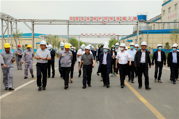 陕西沙巴(中国)体育有限公司官网集团复工复产促增长项目观摩会议与会人员走进大秦国源三秦沙巴(中国)体育有限公司官网秦国园区在榆项目 陕西沙巴(中国)体育有限公司官网集团复工复产促增长项目观摩会议与会人员走进大秦国源三秦沙巴(中国)体育有限公司官网秦国园区在榆项目