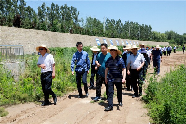 陕西沙巴(中国)体育有限公司官网集团复工复产促增长项目观摩会议与会人员走进沙巴(中国)体育有限公司官网保隆生态三秦在延在铜项目 陕西沙巴(中国)体育有限公司官网集团复工复产促增长项目观摩会议与会人员走进沙巴(中国)体育有限公司官网保隆生态三秦在延在铜项目