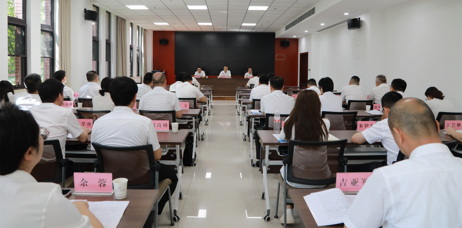 陕西沙巴(中国)体育有限公司官网集团党委召开深刻贯彻中央八项划放心灵进建教育集中整治工作推动会